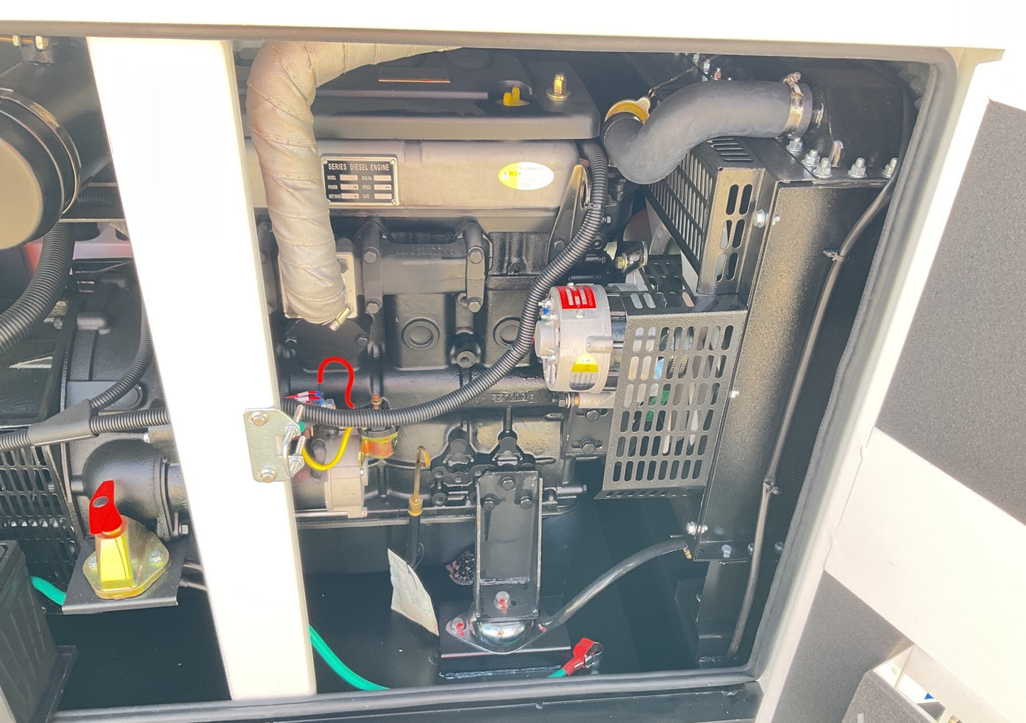 Gerador PLUS POWER de 25 KVA