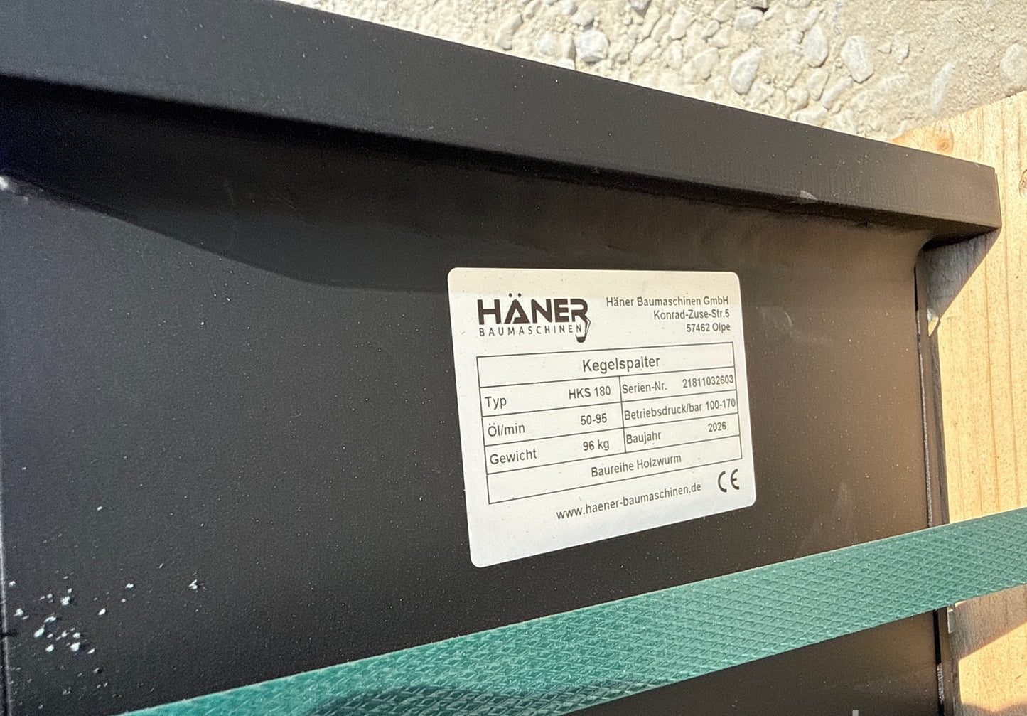 Rachador e Fende de Lenha Hidráulico Haener HKS180 para Escavadoras 3-7 Ton | Novo