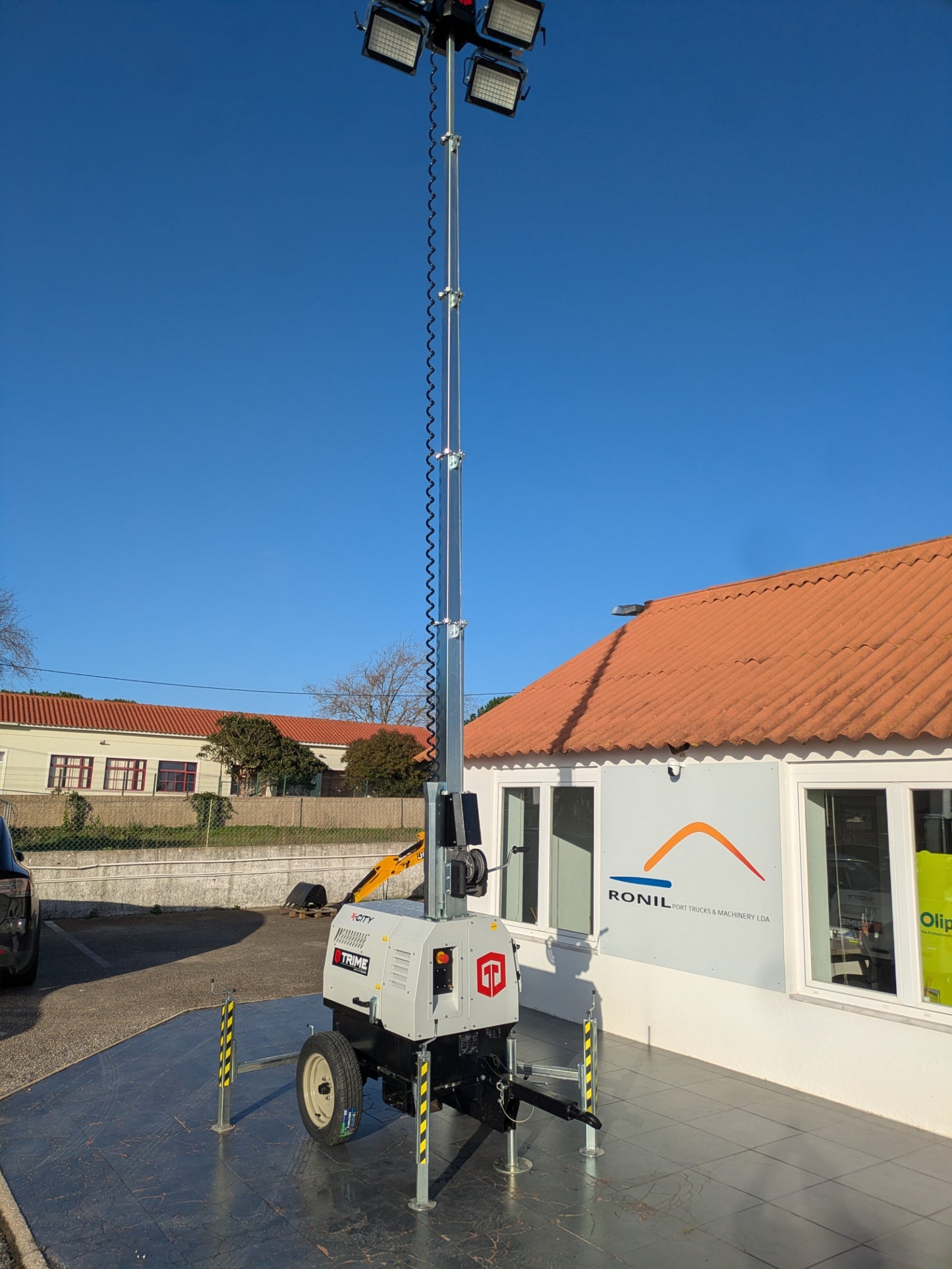 Torre Trime X-City de mastro e iluminação 4x320W 4 lâmpadas LED