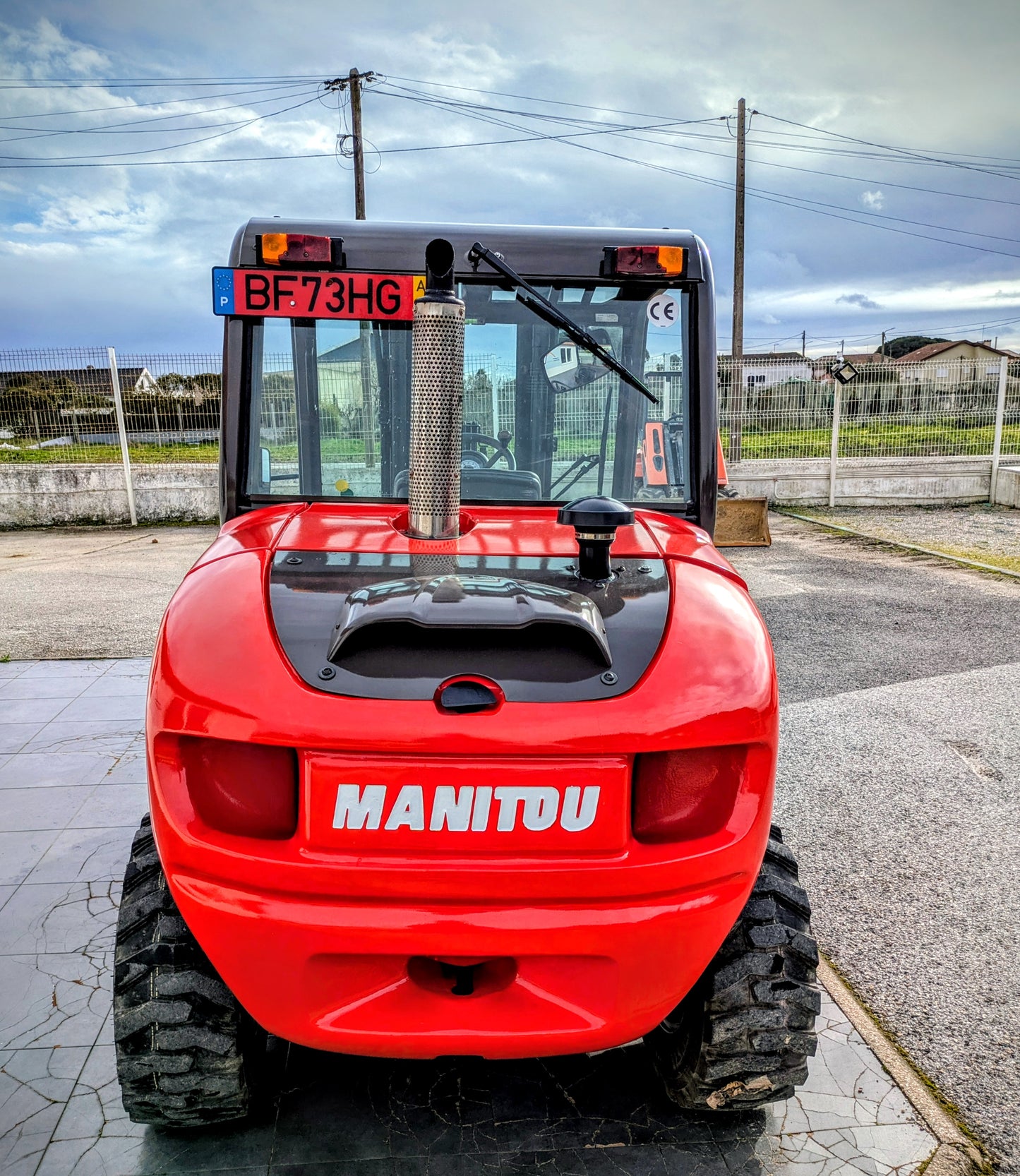 Empilhador MANITOU MH25 todo terreno triplex