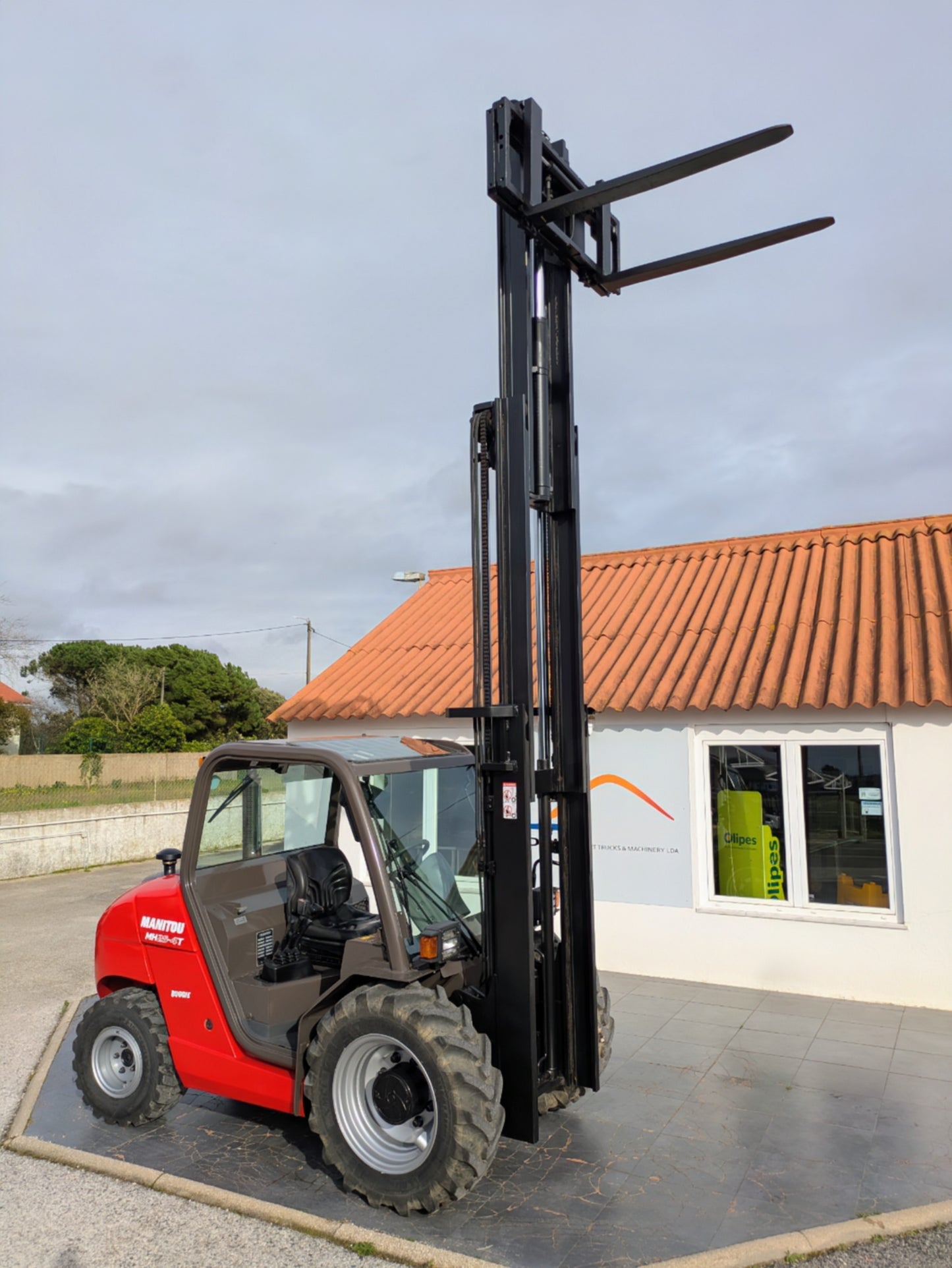 Empilhador MANITOU MH25 todo terreno triplex