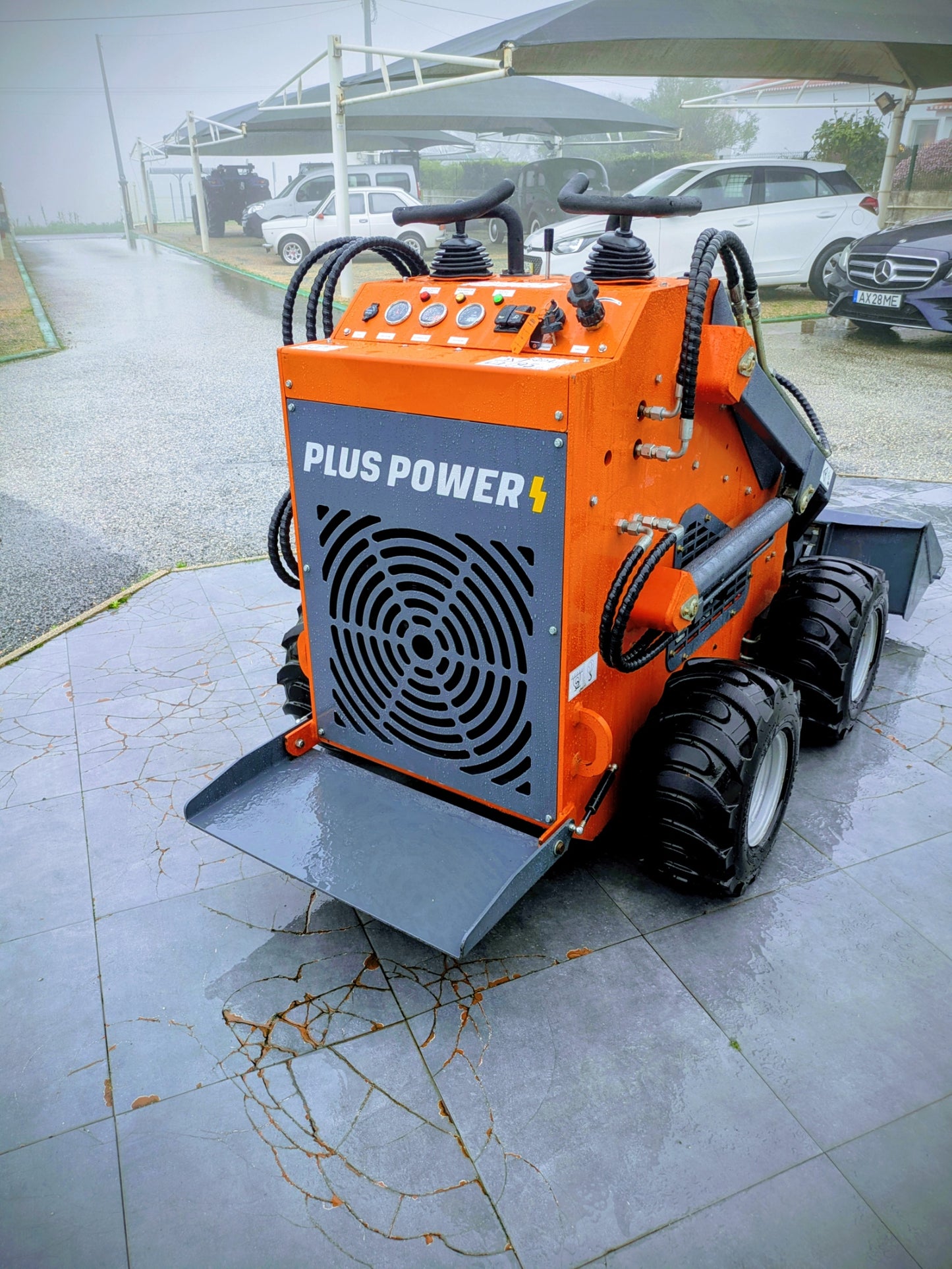 Mini Pa carregadora PLUS POWER VHT-380 de pneus