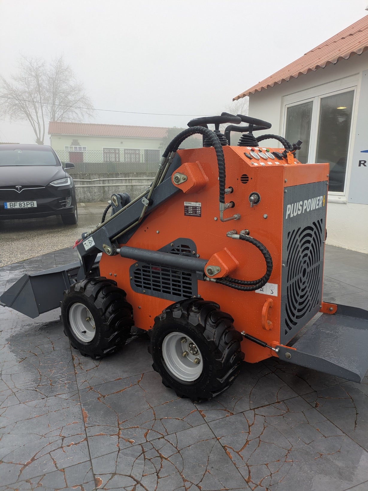 Mini Pa carregadora PLUS POWER VHT-380 de pneus