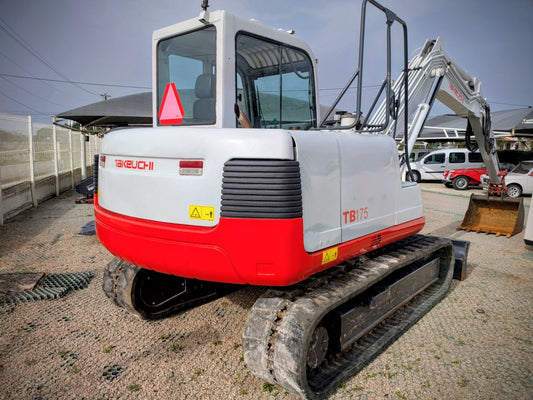 Escavadora TAKEUCHI TB175 de 7.945 kg