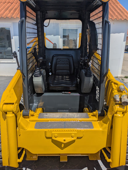 Komatsu SK815 HIGH-FLOW (Super Flow) com 3.165 Horas Ano 2002