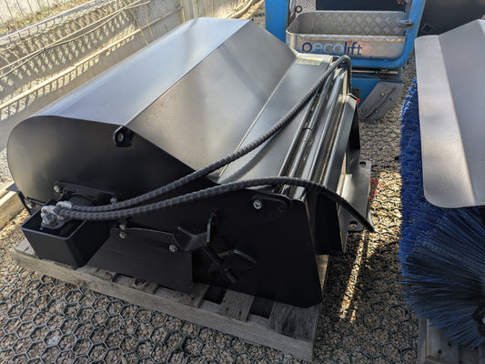 Vassoura Recolhedora Hidráulica SDLANCH BC1200 com Depósito | Nova